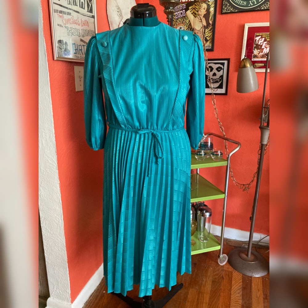 Vintage Doo-Dads Teal Dress